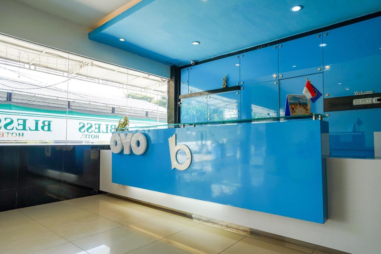 Oyo 575 Blessing Hotel パレンバン エクステリア 写真