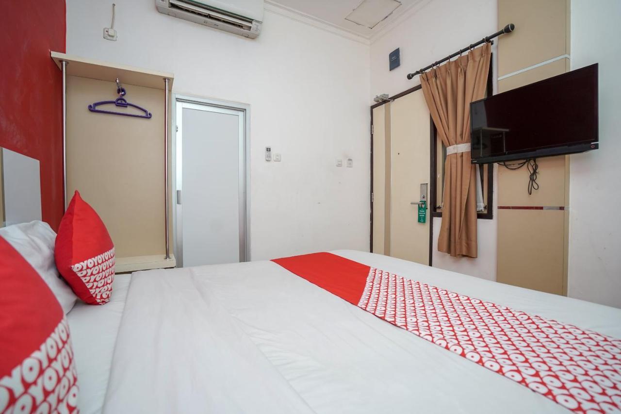 Oyo 575 Blessing Hotel パレンバン エクステリア 写真