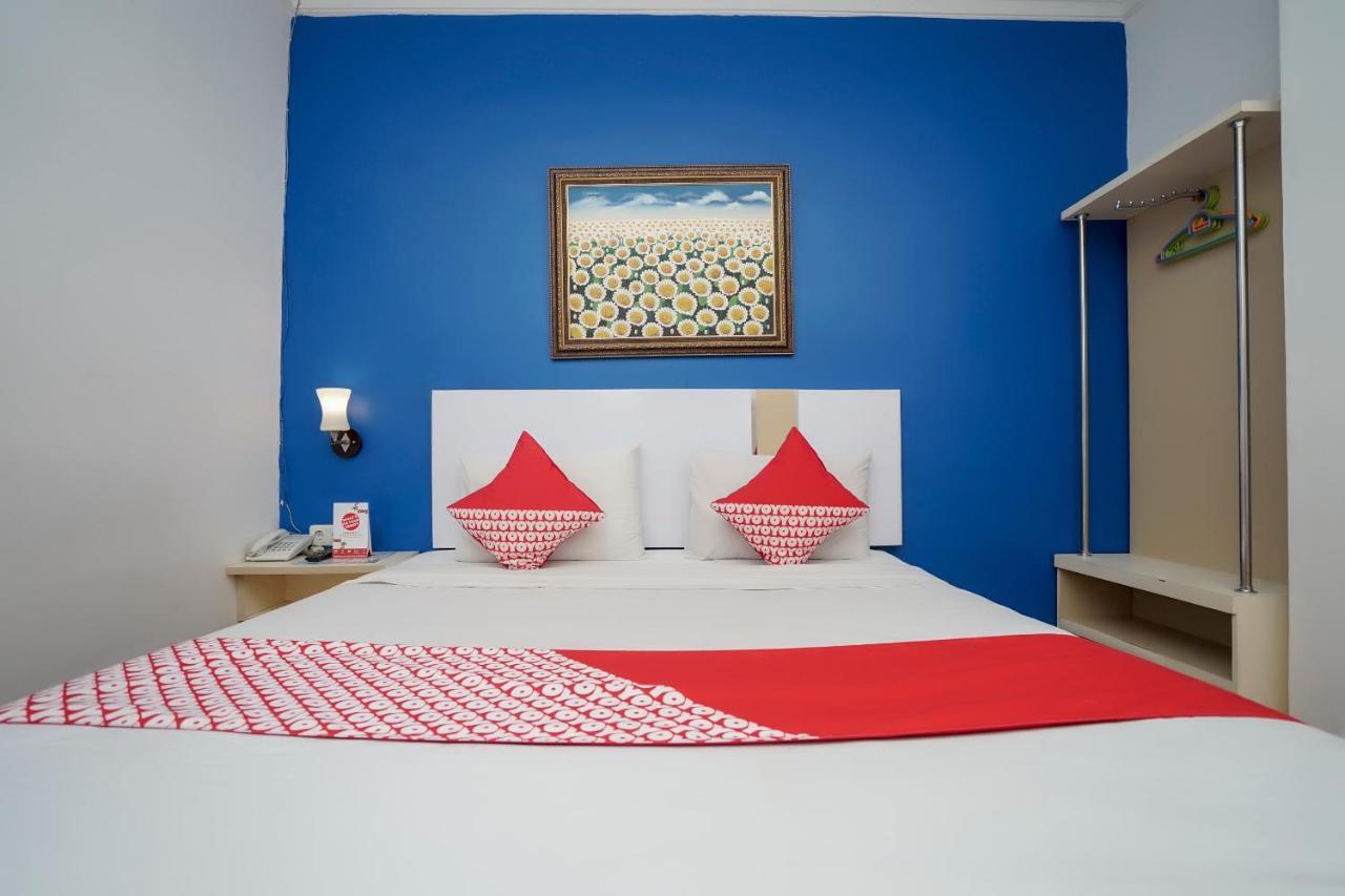 Oyo 575 Blessing Hotel パレンバン エクステリア 写真