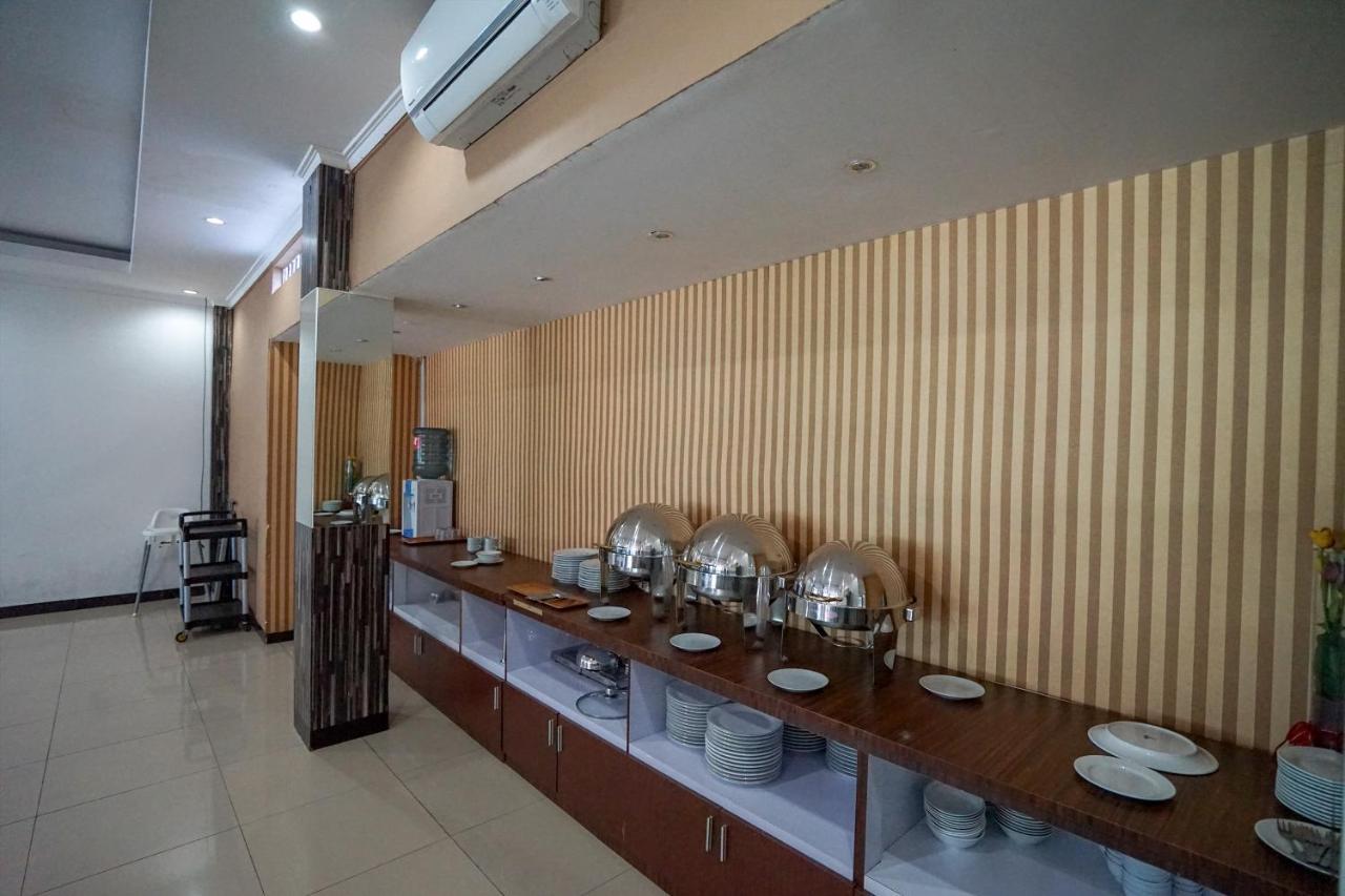 Oyo 575 Blessing Hotel パレンバン エクステリア 写真