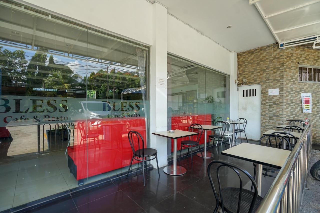 Oyo 575 Blessing Hotel パレンバン エクステリア 写真
